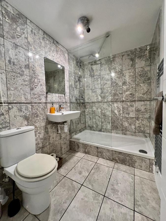 Great 2 Bedrooms Apartment 15 Mins From The Centre Londra Exterior foto