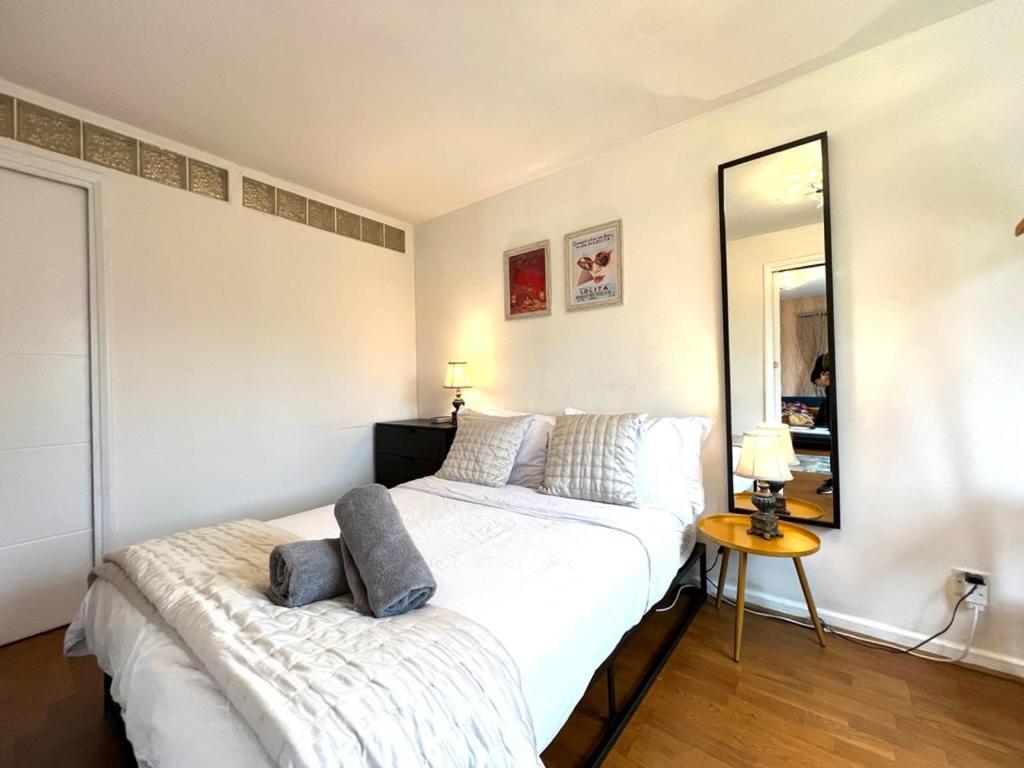 Great 2 Bedrooms Apartment 15 Mins From The Centre Londra Exterior foto
