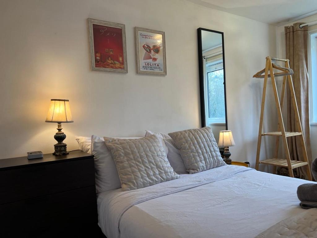 Great 2 Bedrooms Apartment 15 Mins From The Centre Londra Exterior foto